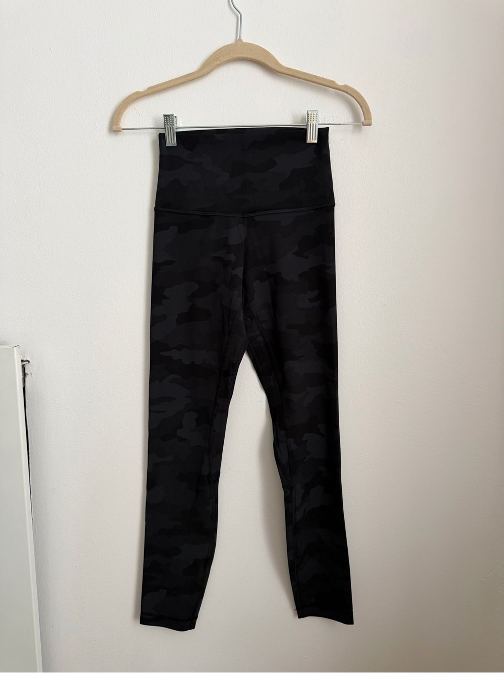 Lululemon Align Pant 25" in Heritage 365 Camo Deep Coal Multi - Picture 4 of 7